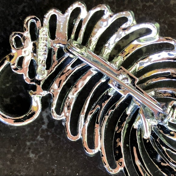 Vintage Gerry’s silver-tone fern/leaf brooch from late 50’s/early 60’s - Picture 6 of 9